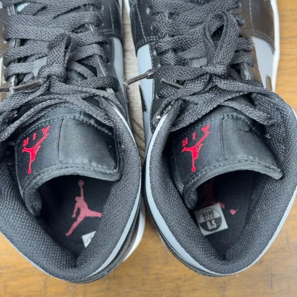 Jordan 1 Mid Shoes Mens 8.5 Black Gray Shadow Red Basketball Sneakers Streetwear